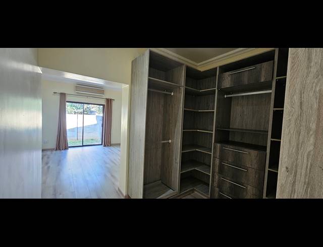 5 BEDROOM HOUSE FOR SALE IN SANDRINGHAM